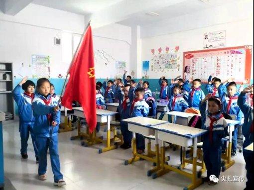 救援俏皮女孩